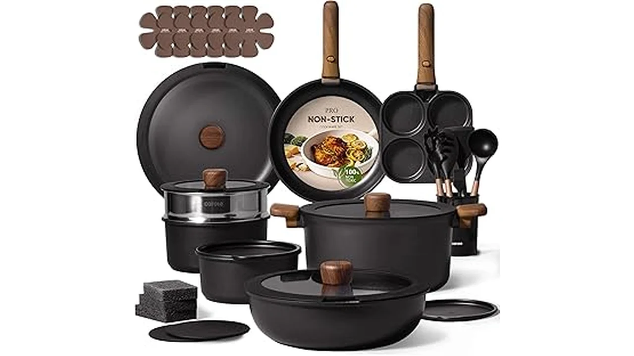 The image shows a collection of 31 versatile cookware pieces, including pots and pans.