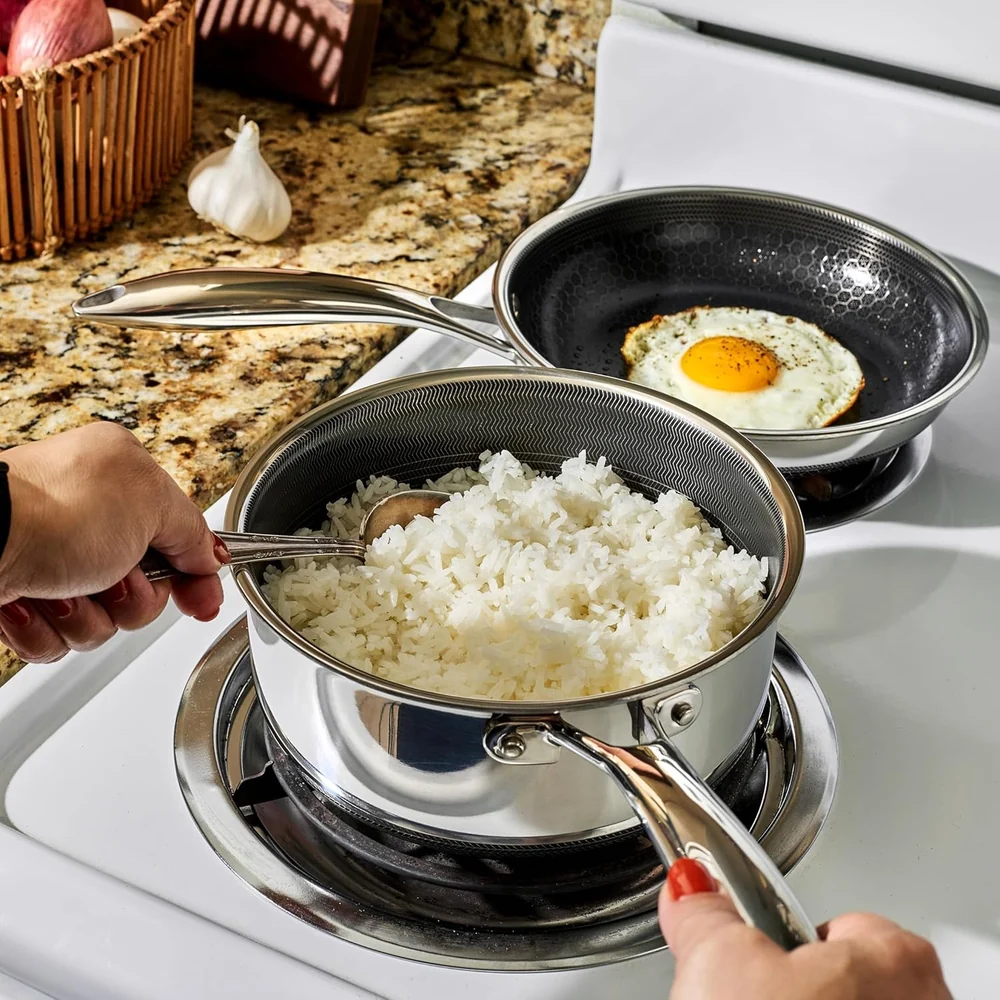 HexClad Hybrid Nonstick 2-Quart Saucepan