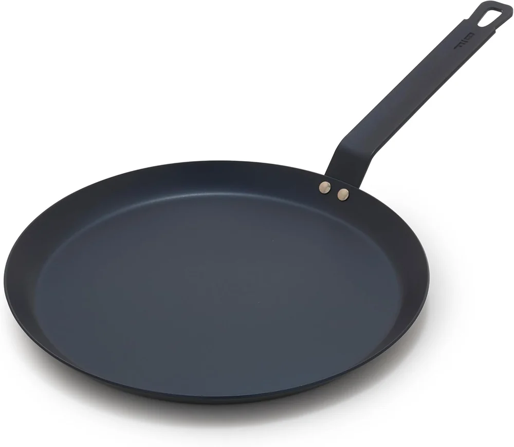 Lodge Pre-Seasoned Carbon Steel Skillet - Use